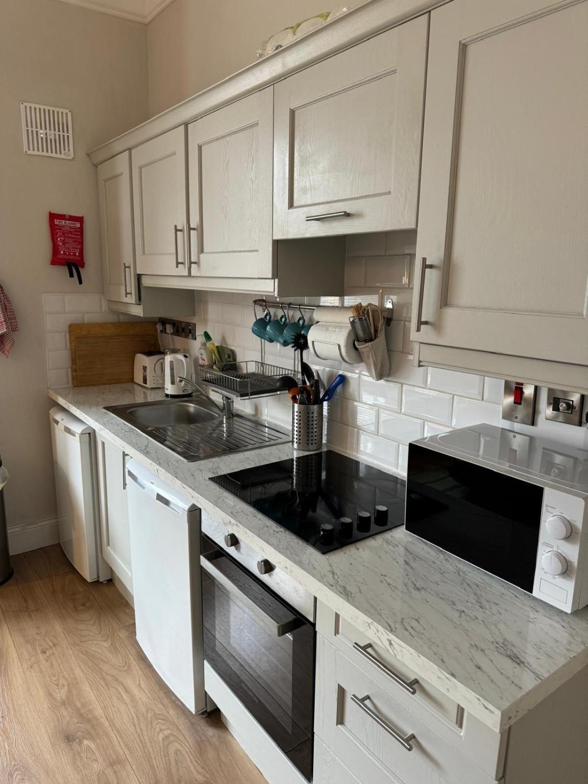 Apartment Superb Location 3 Min To Rds, Aviva, D4 2 Bed