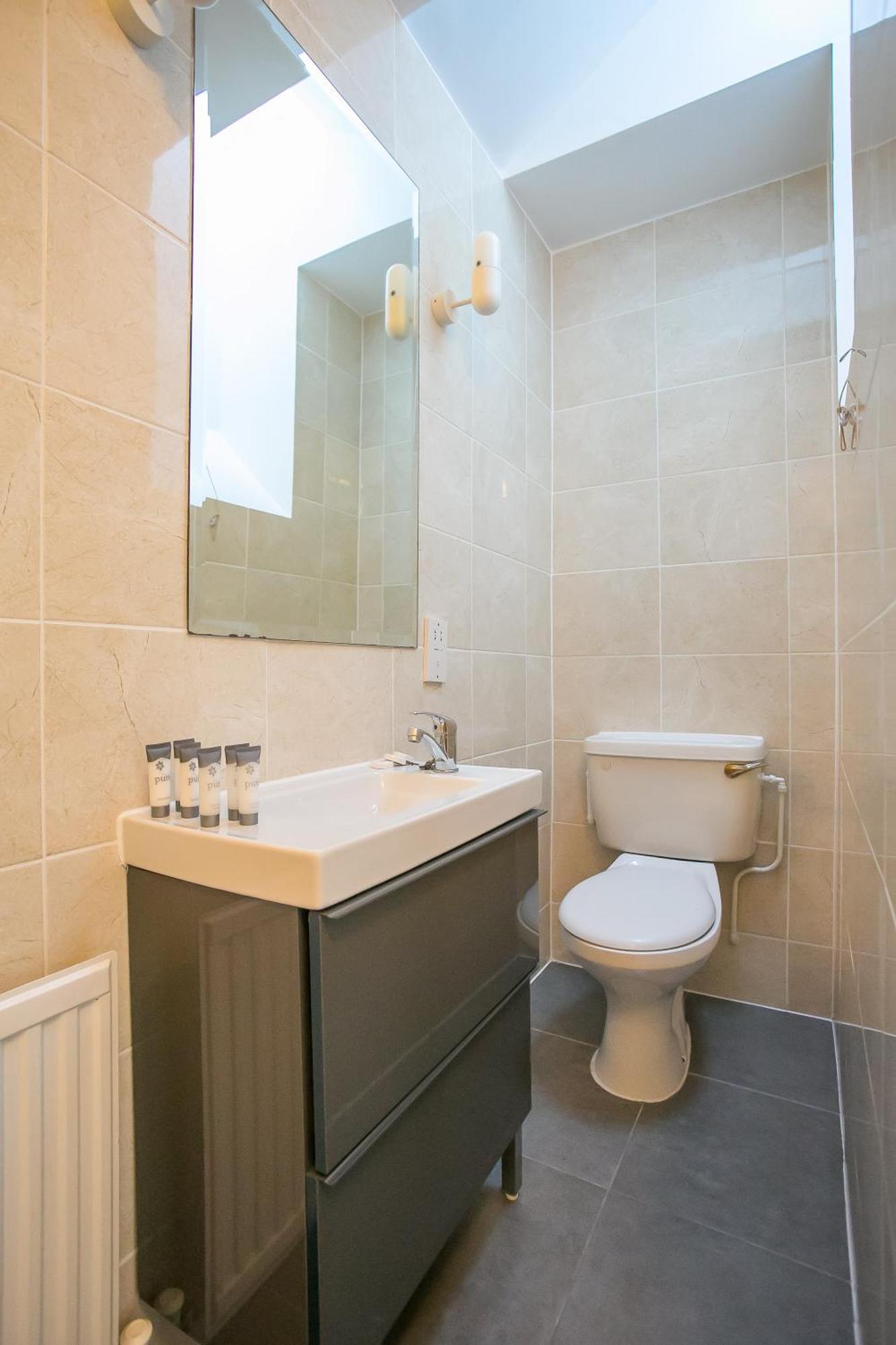 Georgian Square Apartment