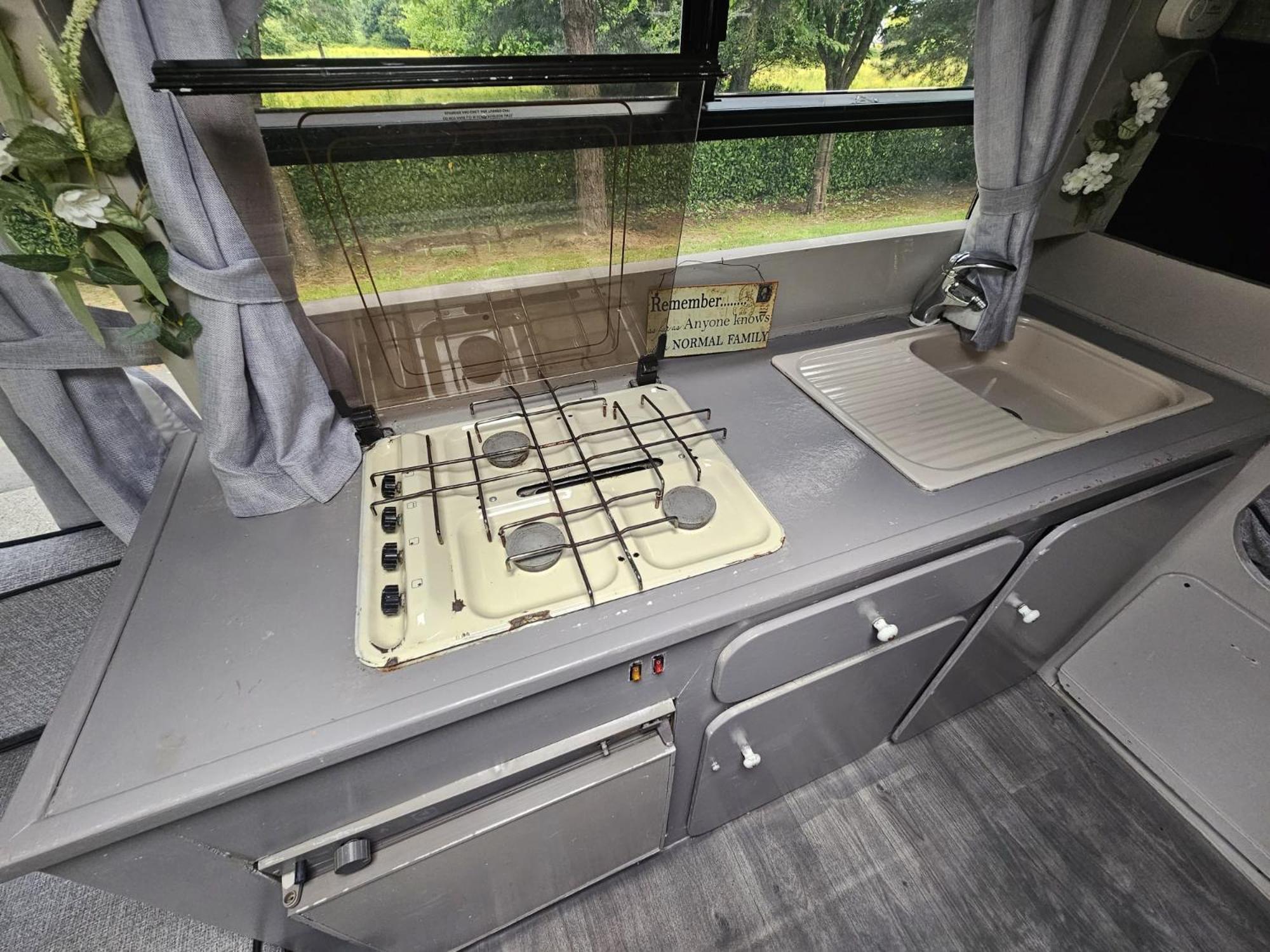 Retro Camper Hire Discover Ireland Campingplatz *