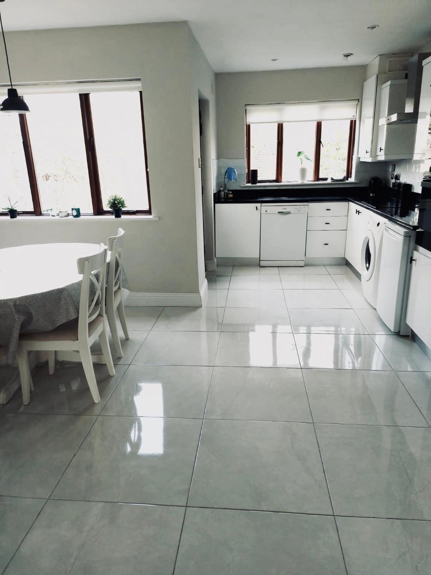 Warm And Newly Renovated 3 Bedroom * Dublin