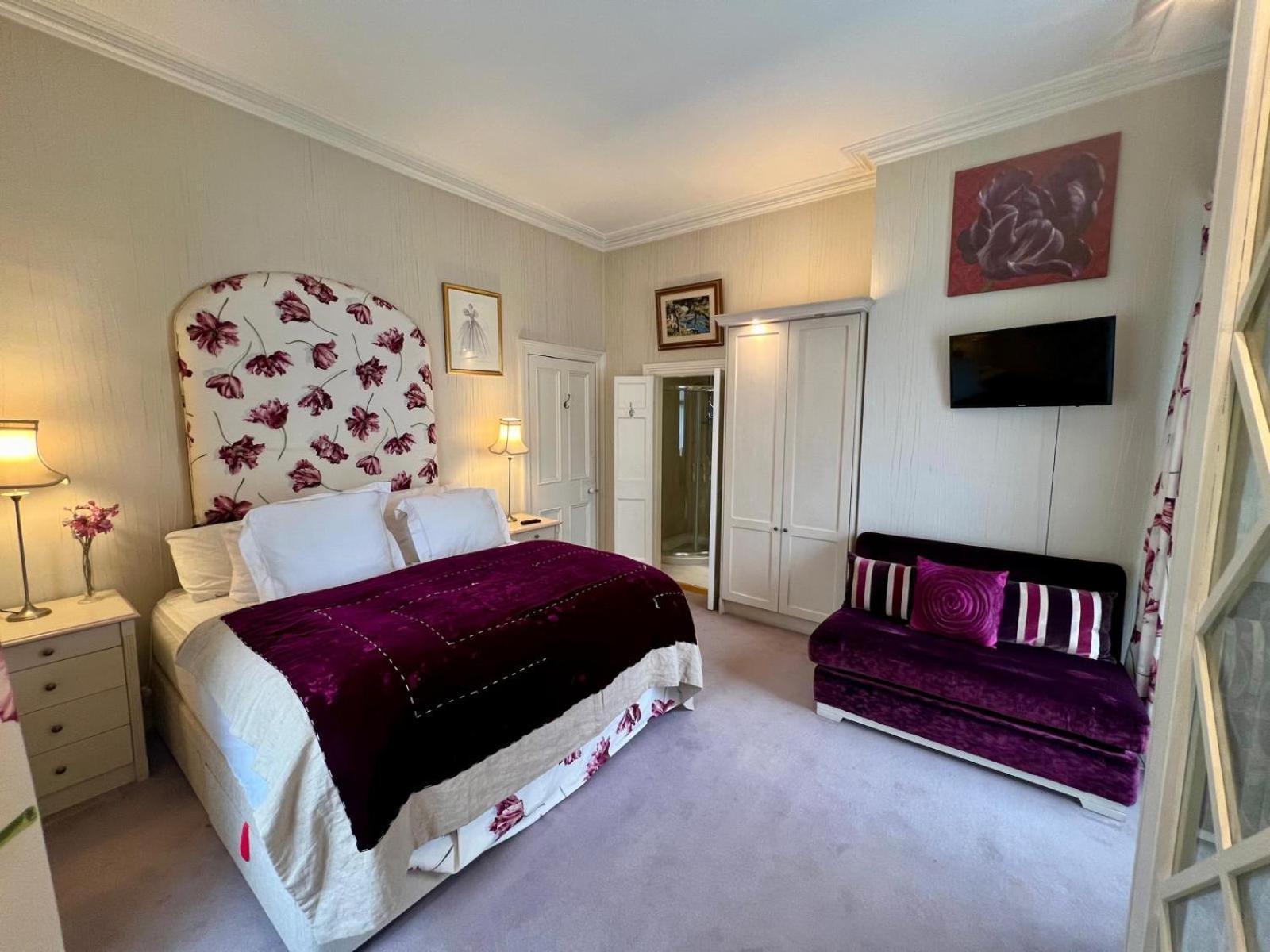 Burlington Townhouse Homestay