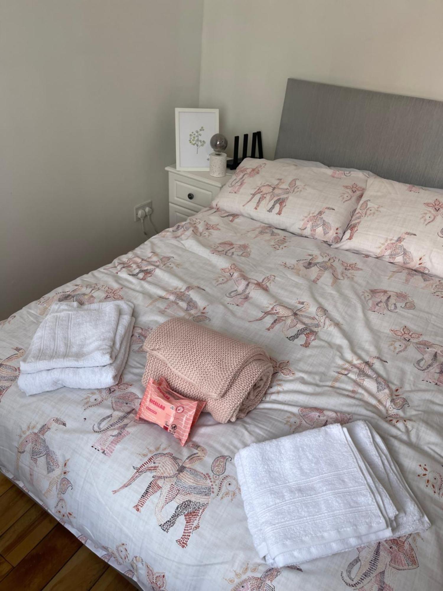 Pre - Post Flight Airport 20m Canal View Vakantiehuis *