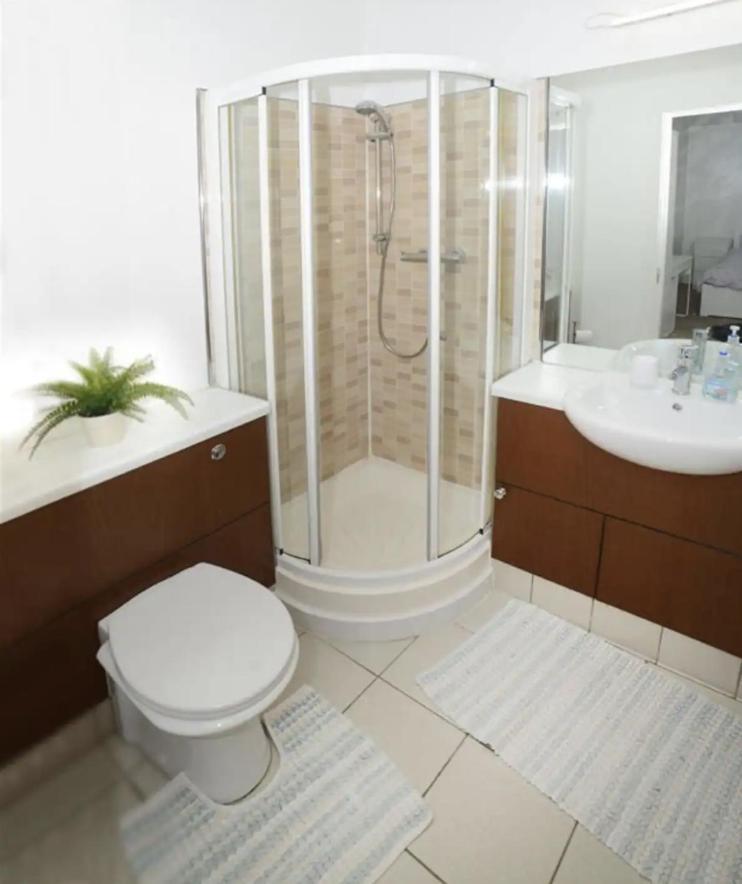 Bright 2bd Flat With Private Balcony - Apartment