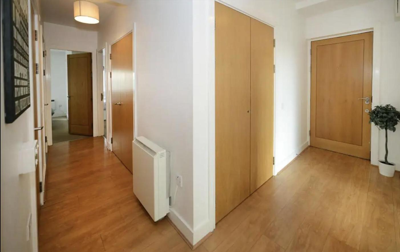 Bright 2bd Flat With Private Balcony - Apartment