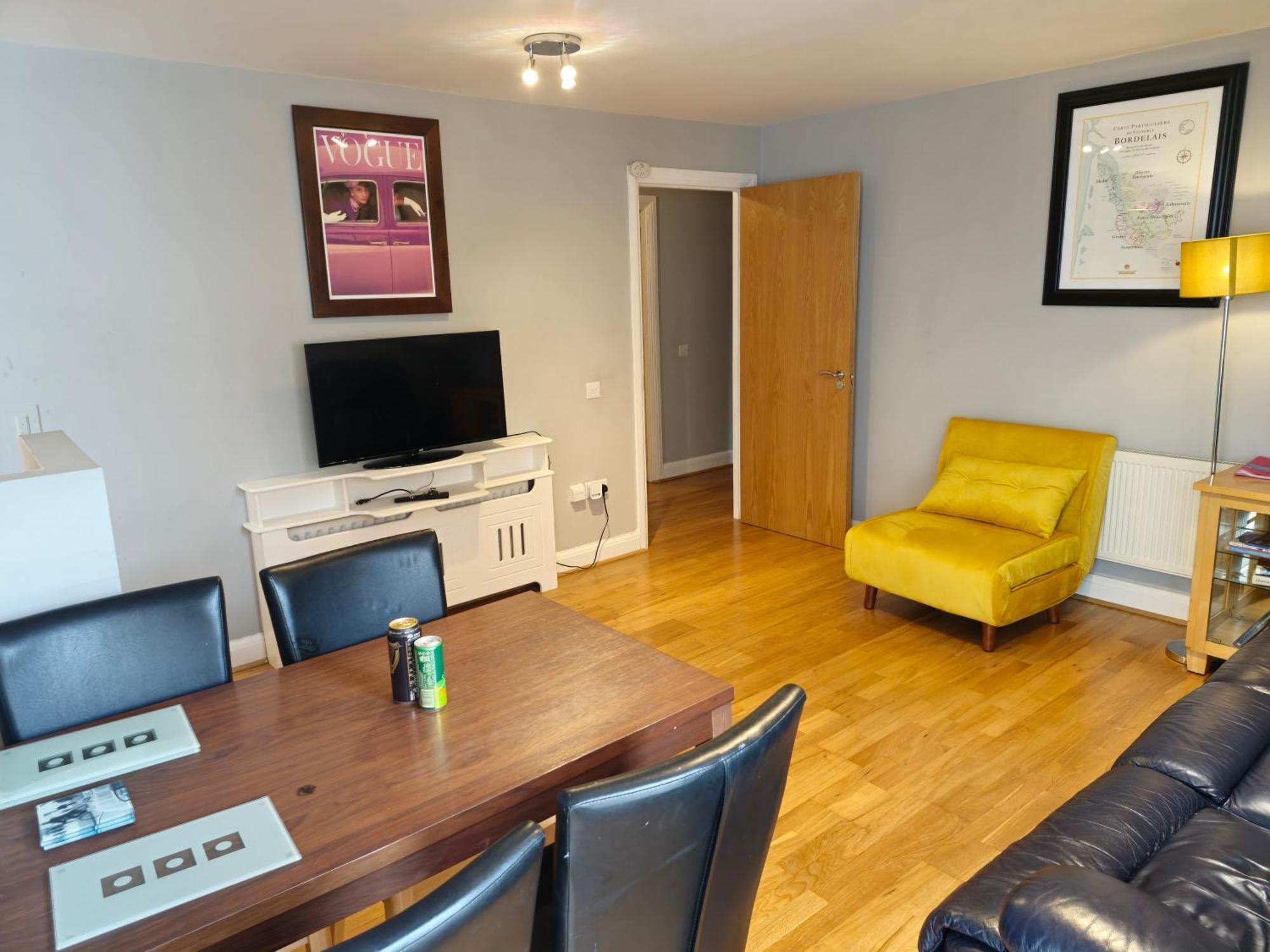 Excellent Location St Anne's Park 2 Bed/bath Apartment, 5