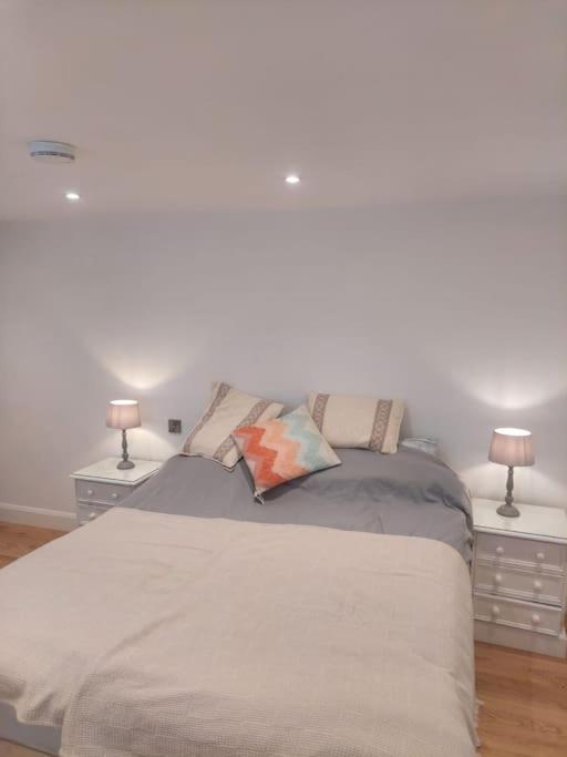 Luxury In Dun Laoghaire Apartment *