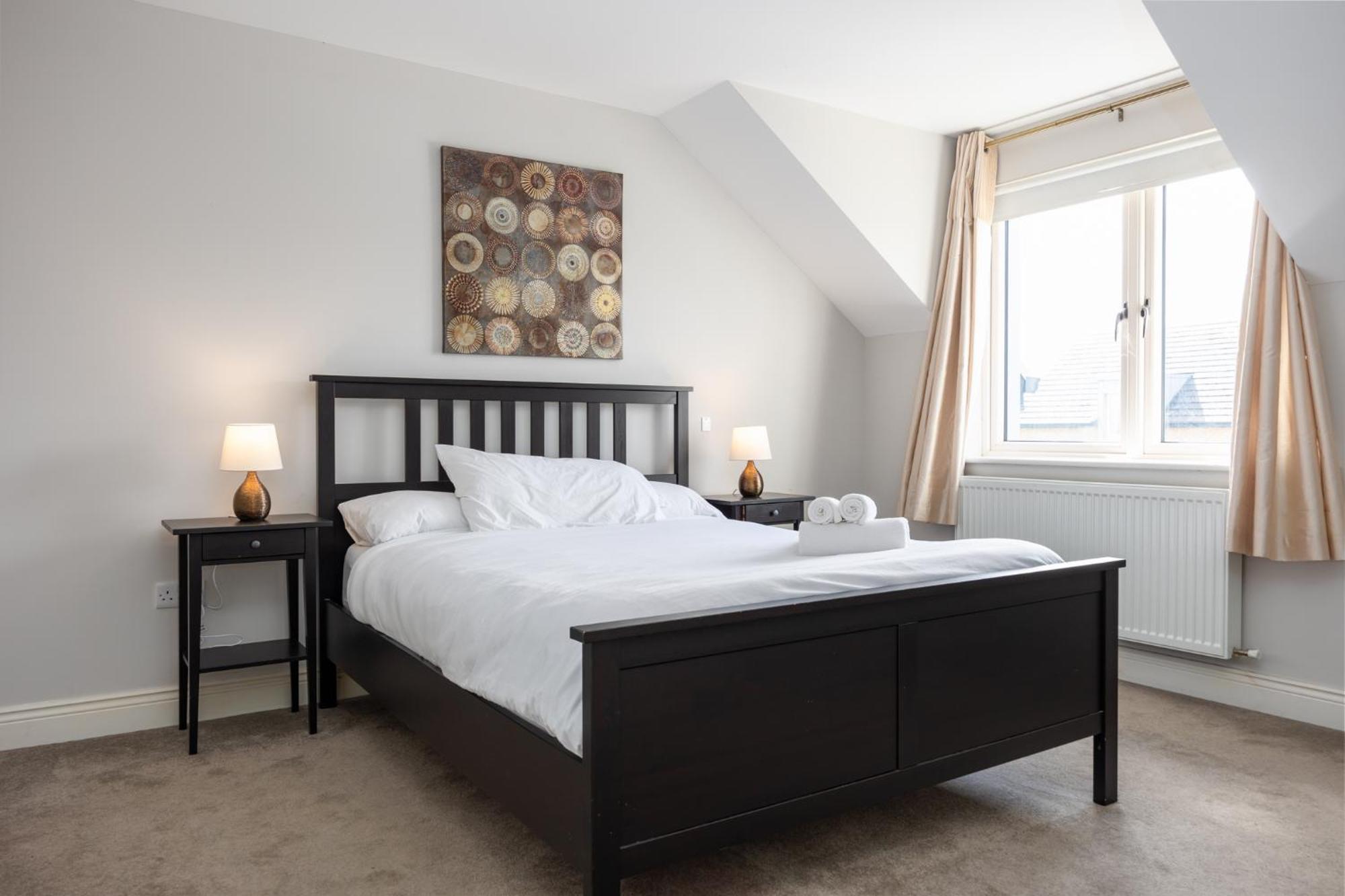 Elegant 5-bed By Sea & City, Parking & Garden - Ideal For Long Dublin