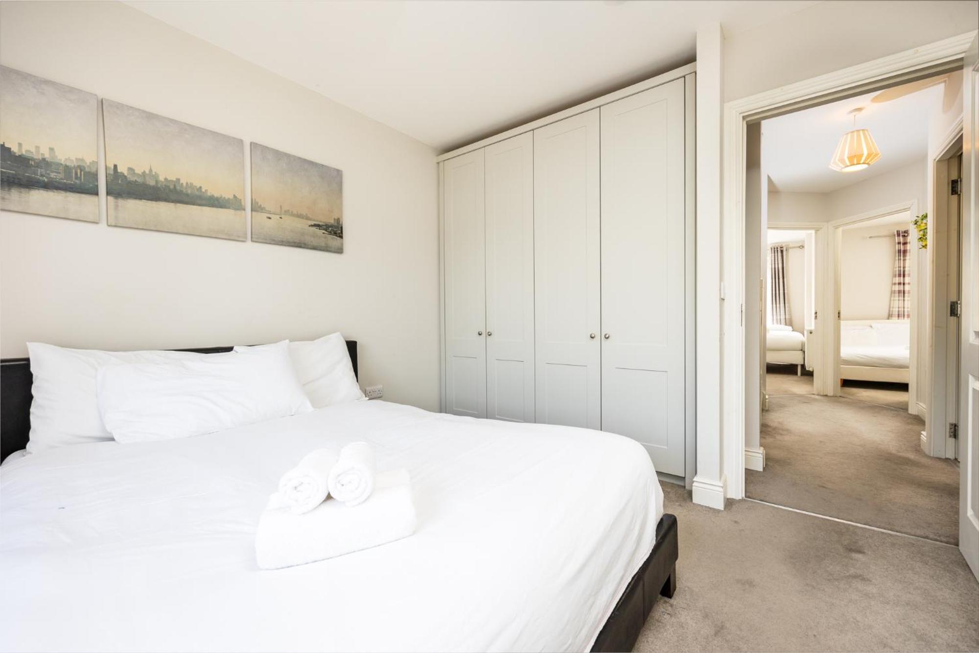 Holiday home Elegant 5-bed By Sea & City, Parking & Garden - Ideal For Long