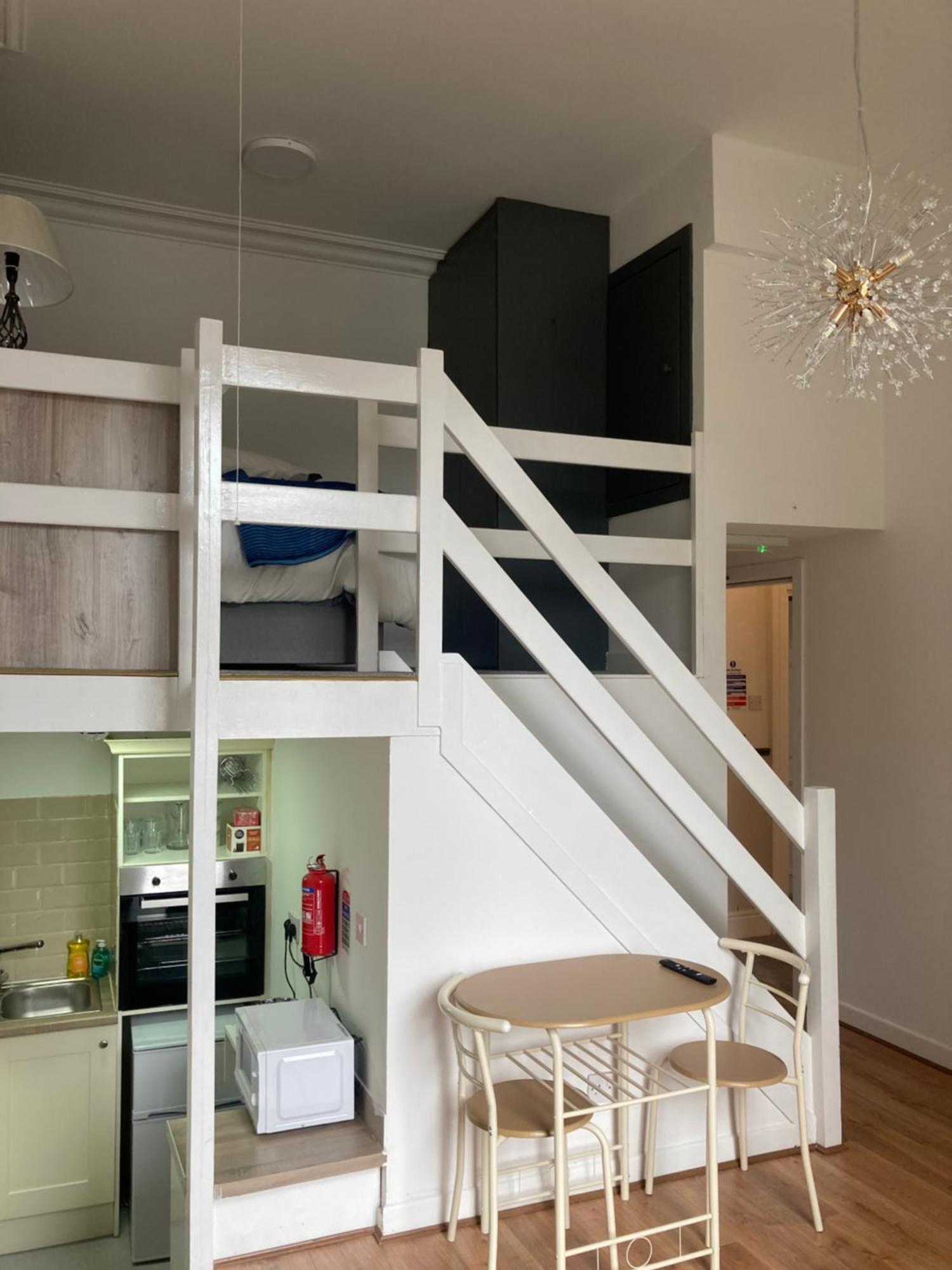 Viridian At 4 Apartment *