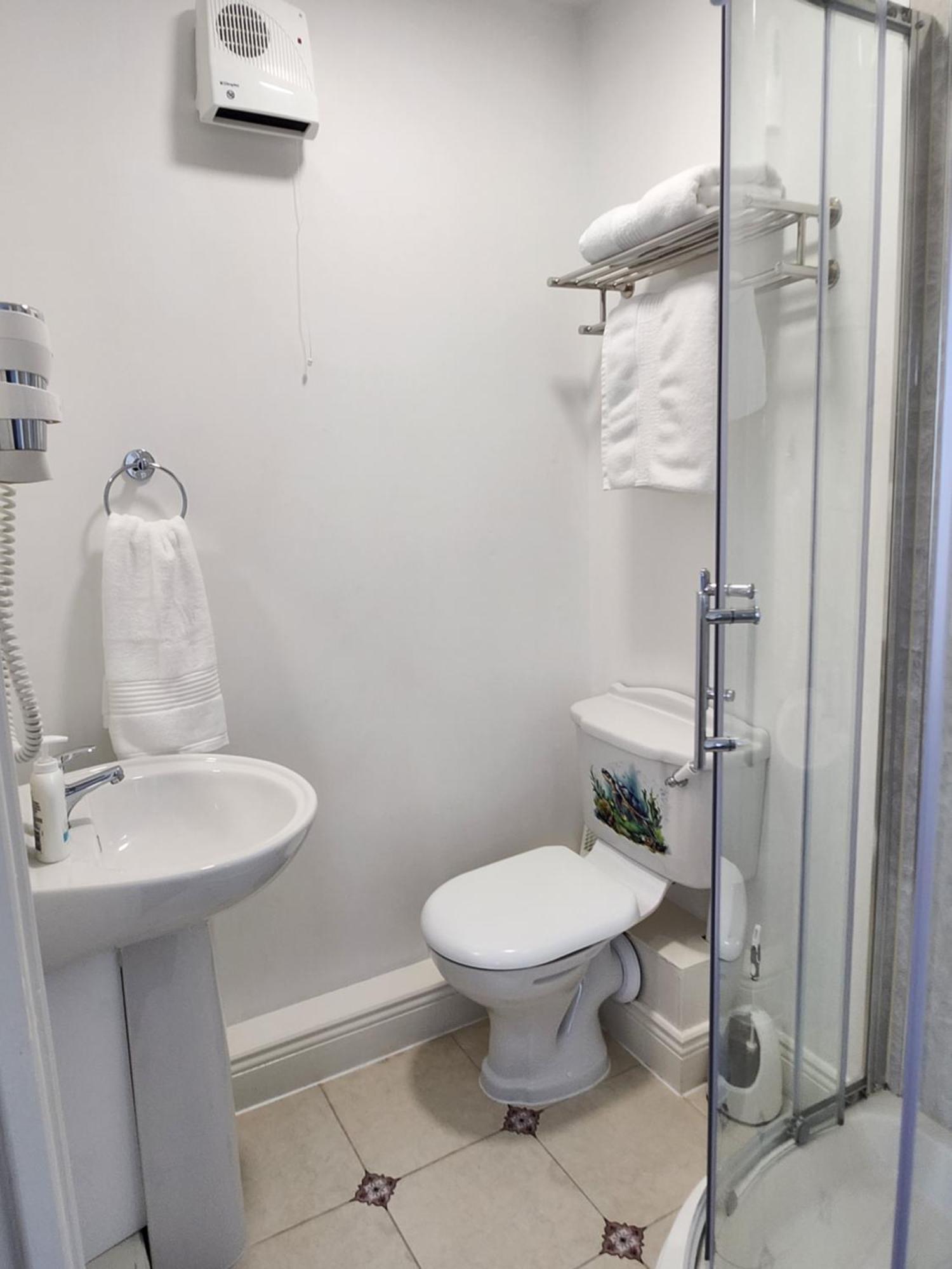 Cozy Room,private Bathroom,private Kitchynete Homestay