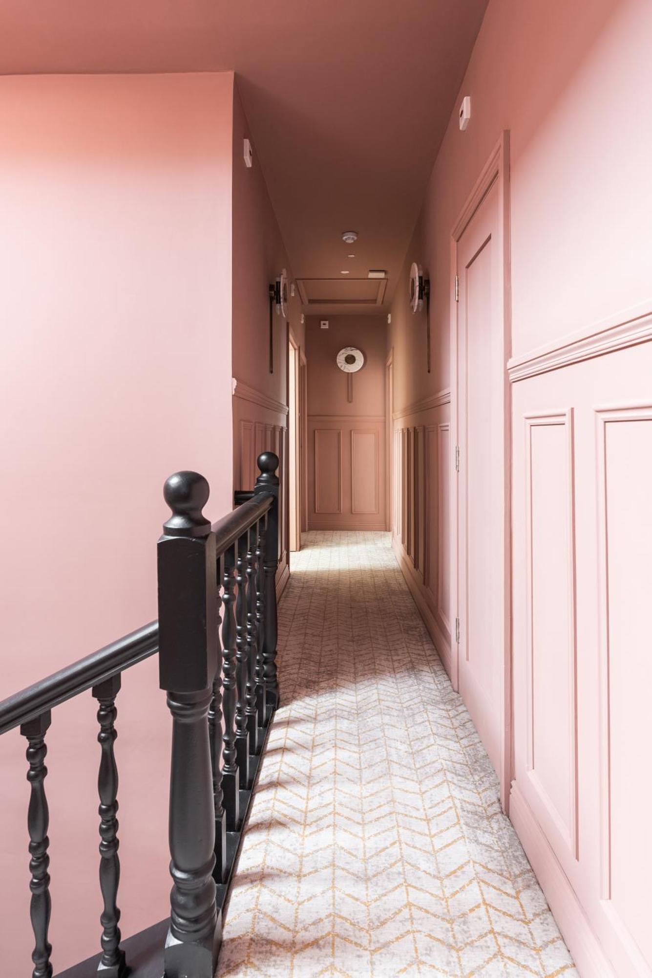 Inn Number 59 *