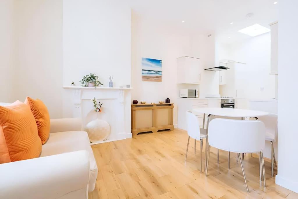 Lovely 2bd In Citycenter Apartment *