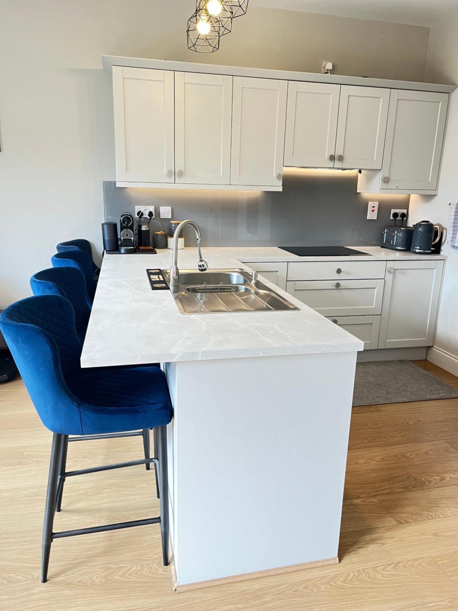 The Hive - Luxury Ensuite - Full Privacy As Only On The Floor! Homestay