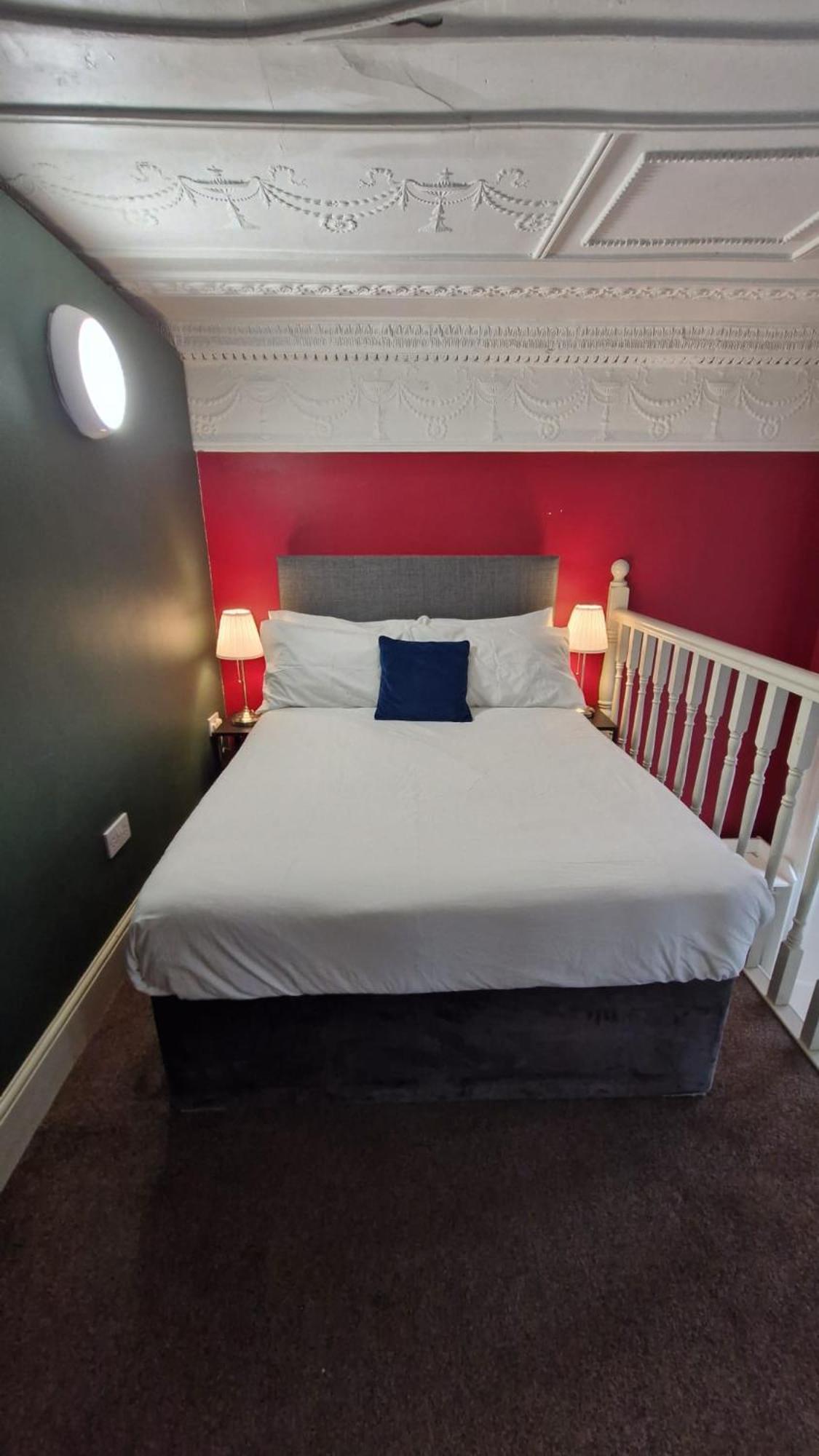 Centrally Located - 1 Apartment