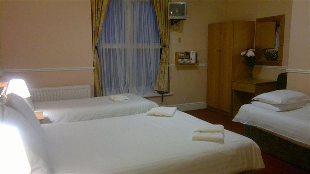 Guest house Hazelbrook House 3*