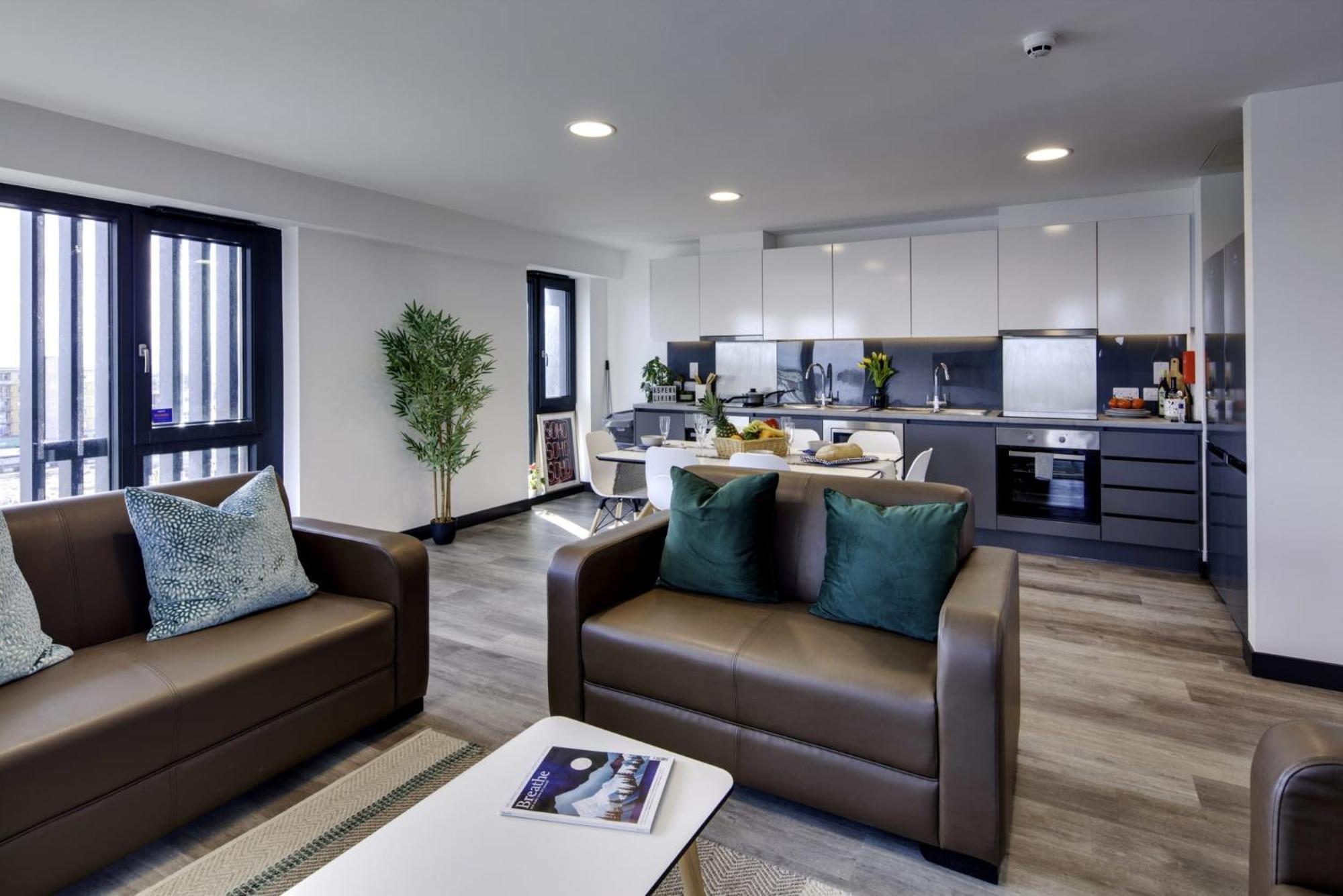 Cosy Ensuite Bedrooms At Aspen House In Apartment *