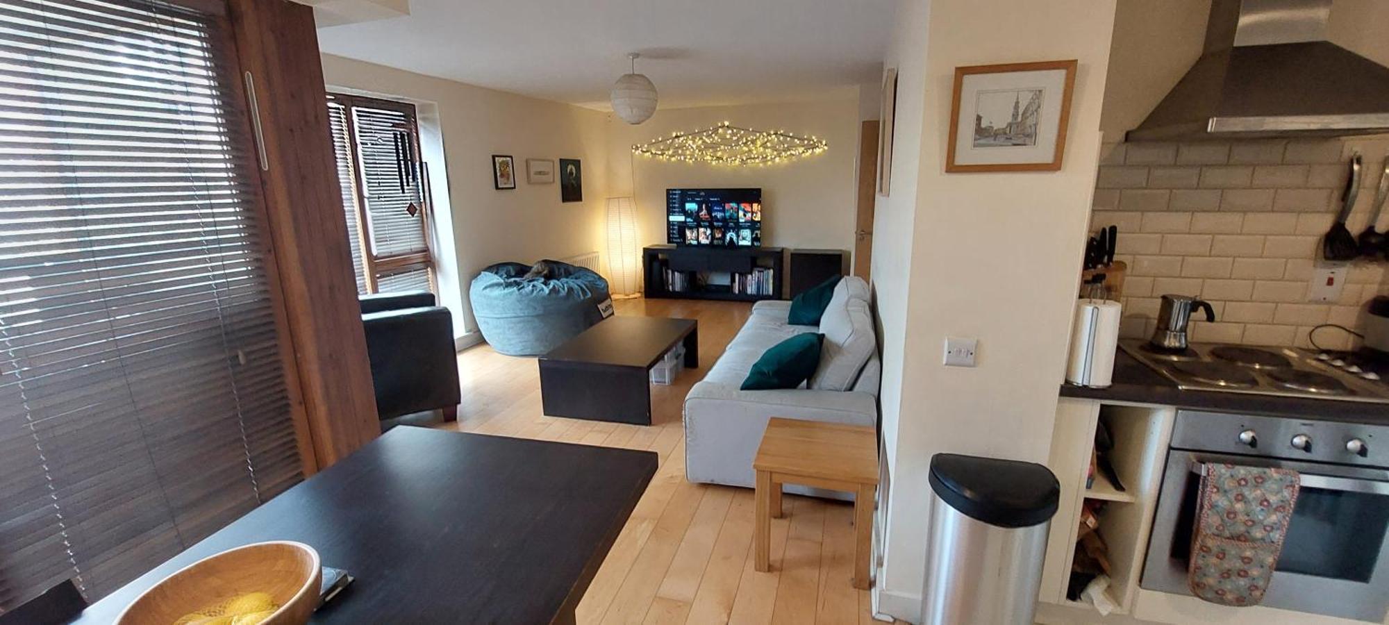 Apartment Spacious Riverside 1bd In Bustling Village *