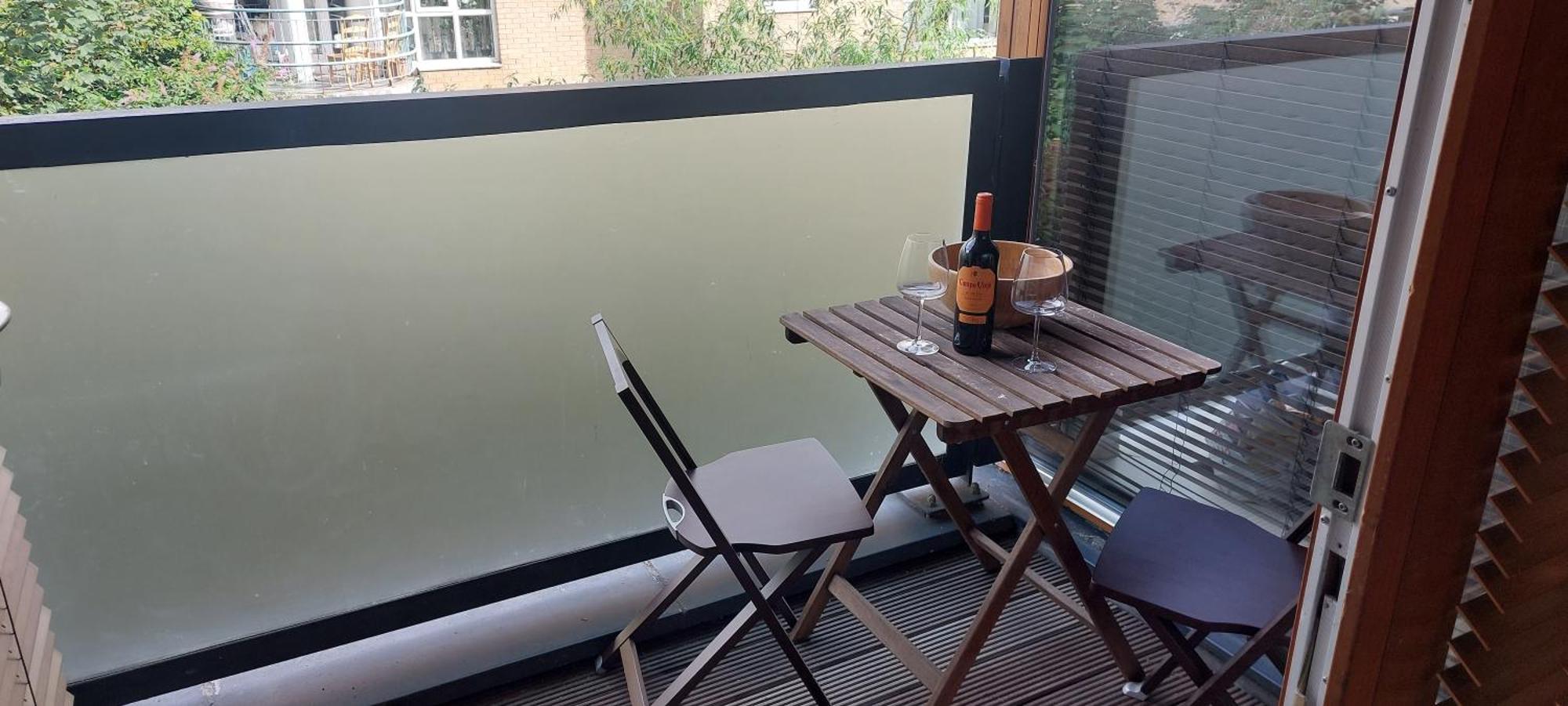 Apartment Spacious Riverside 1bd In Bustling Village