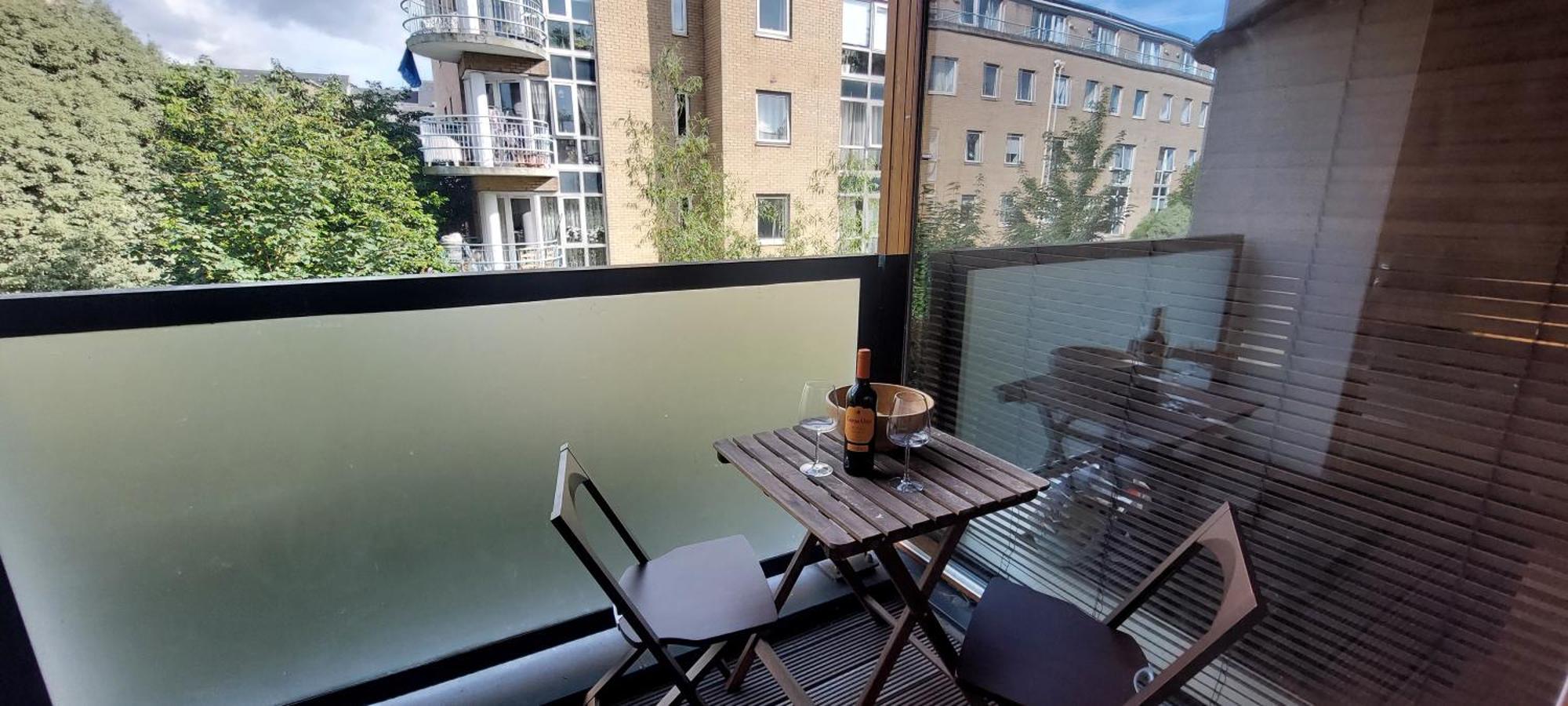 Apartment Spacious Riverside 1bd In Bustling Village Dublin