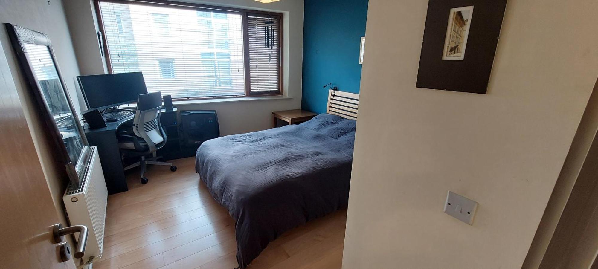 Spacious Riverside 1bd In Bustling Village
