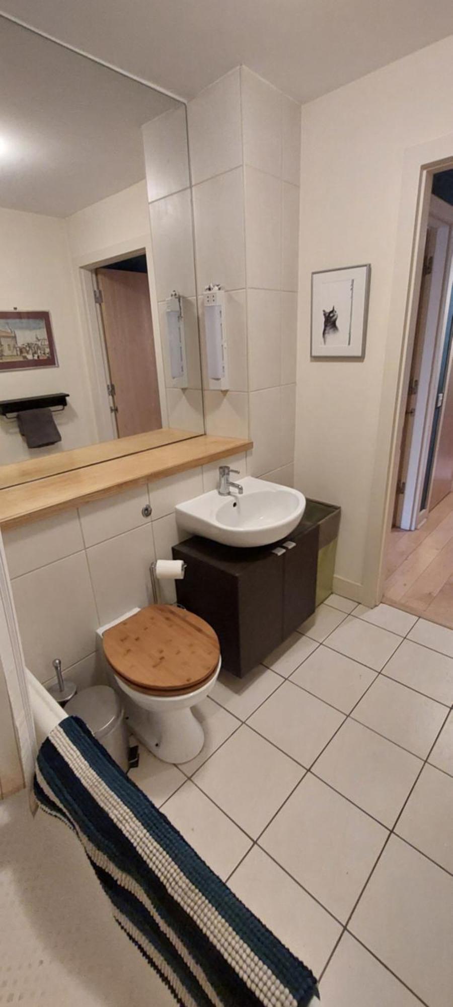 Apartment Spacious Riverside 1bd In Bustling Village *