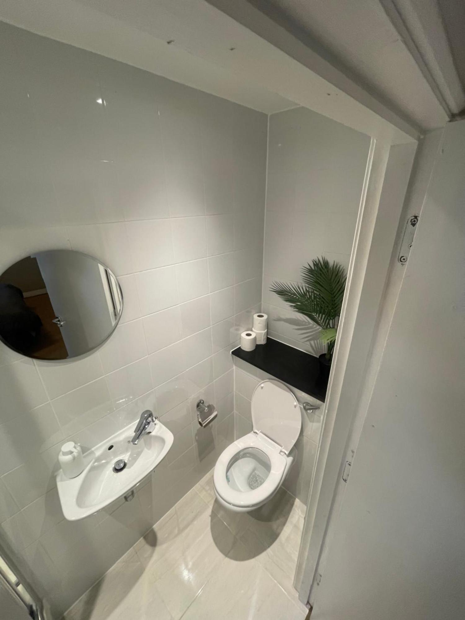 Apartment Charming 3-bedroom Modern In *