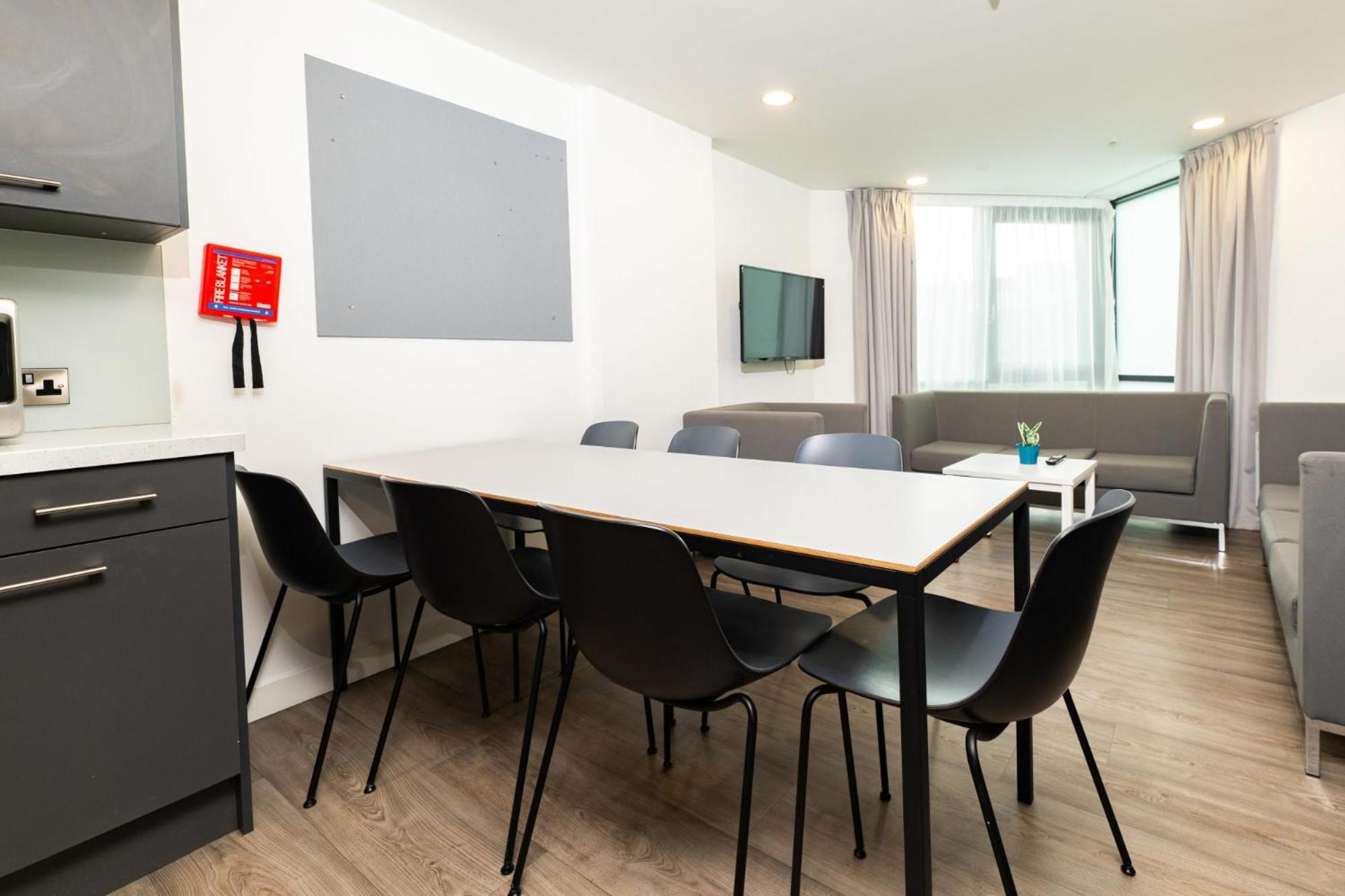 Apartment Chic And Private Bedrooms At Beckett House Near Centre