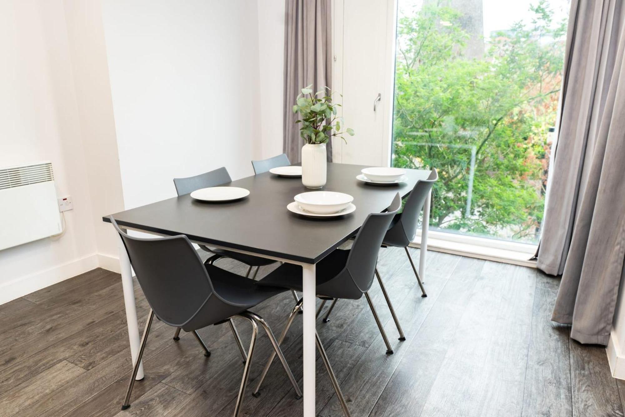 Apartment Stylish & Private At Binary Hub In *
