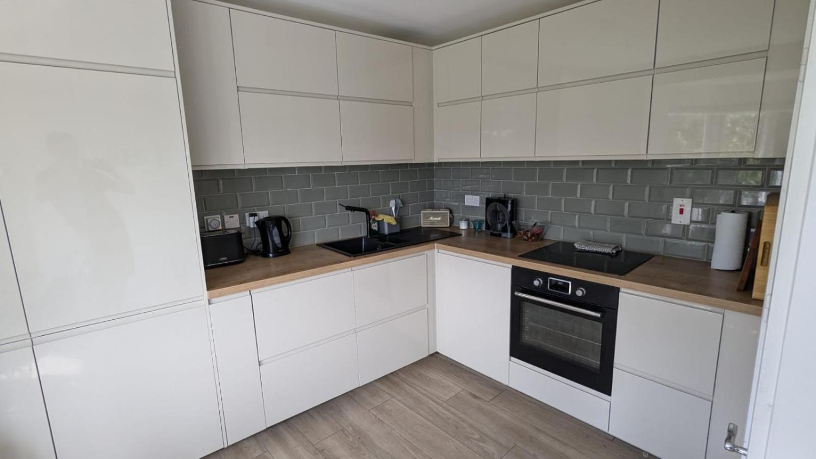 Large Newly Updated 3bd Duplex 20min To Airport Dublin