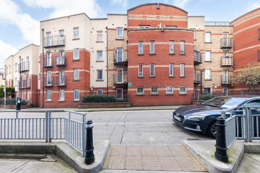 Inviting 2bd Flat 15 Mins From Heart Of Dublin! * Dublin