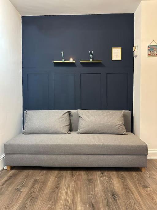 Apartment In 2 *