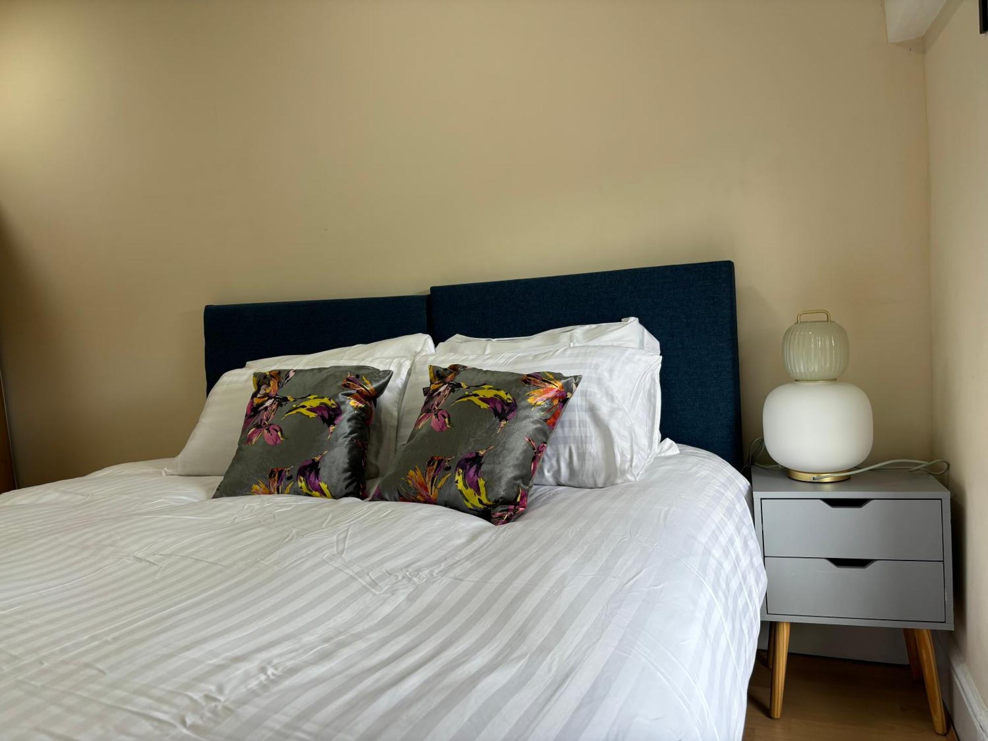 Cozy Pink House Fairview 6 Beds * Dublin