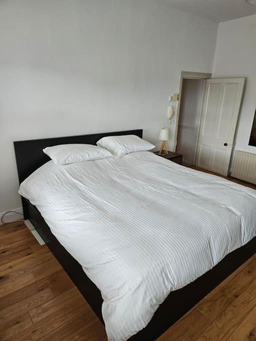 Spacious 3-bedroom In Vibrant 8 * Dublin