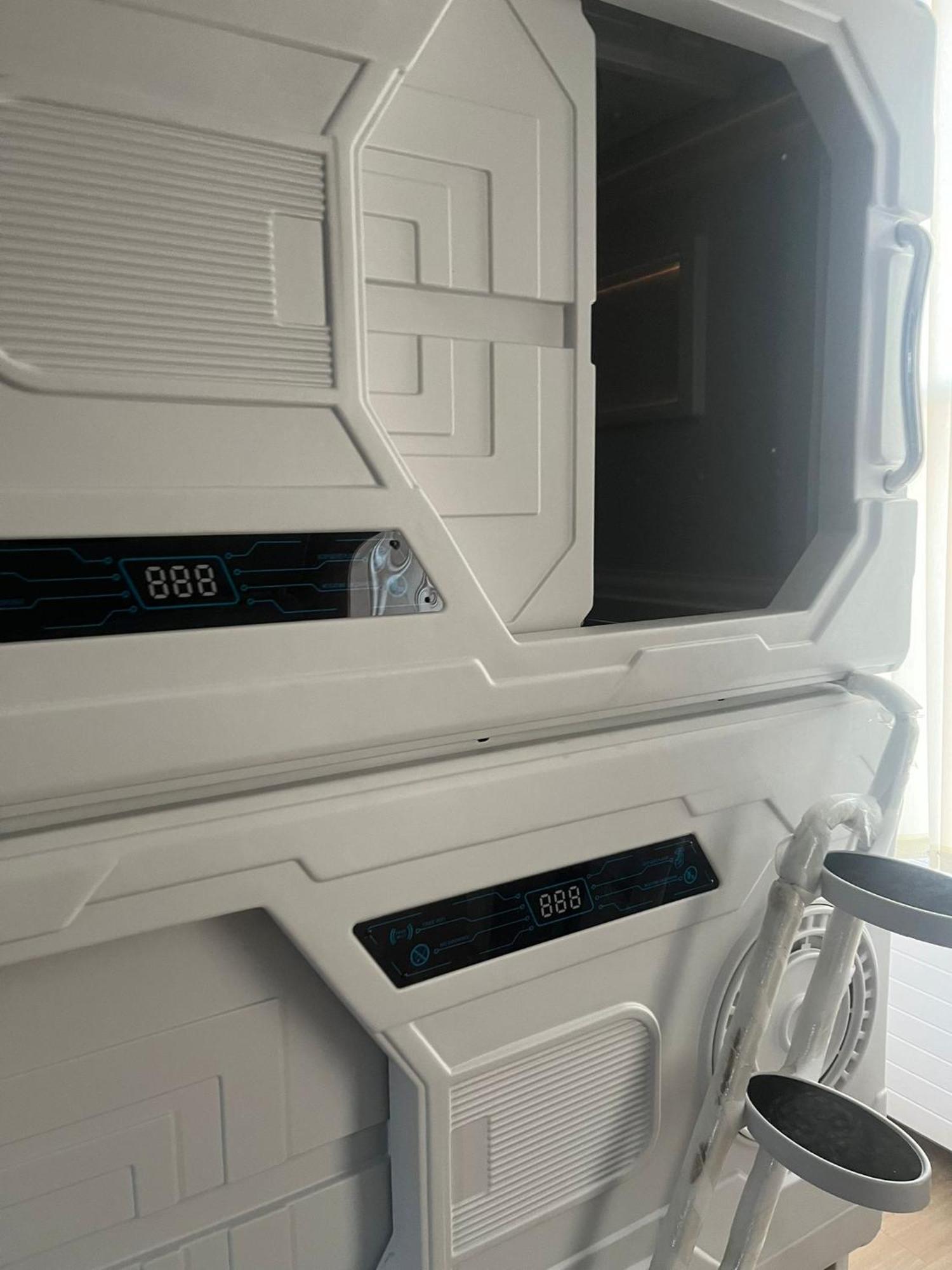Capsule hotel The Pod *