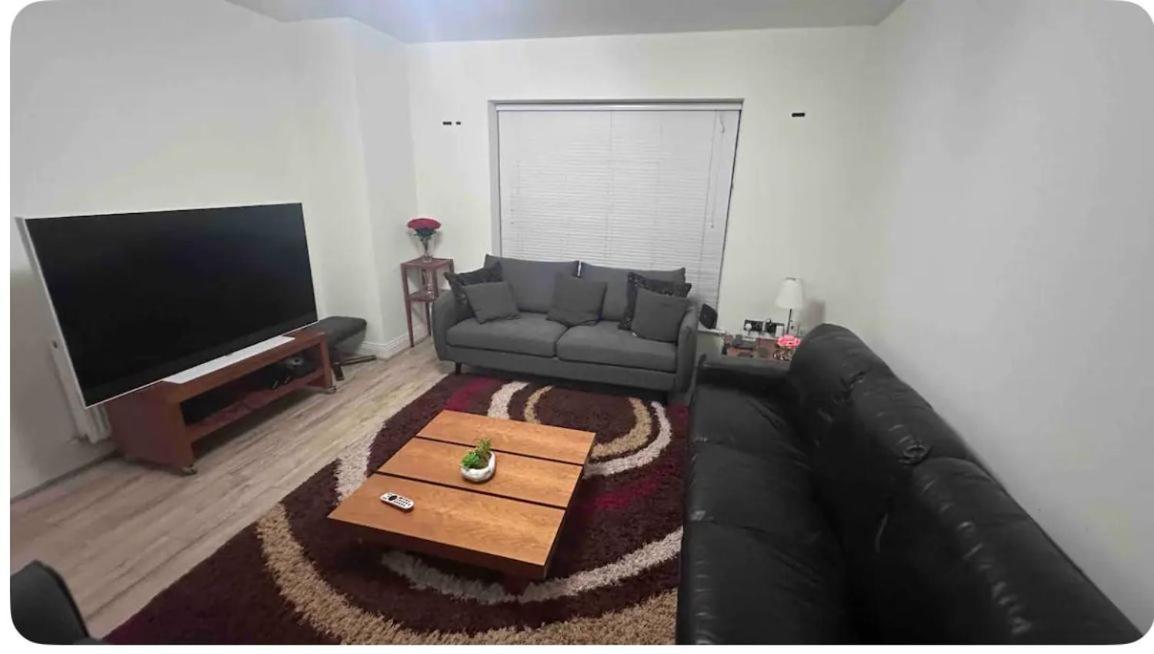 Private Single Bedroom In Beautiful House
