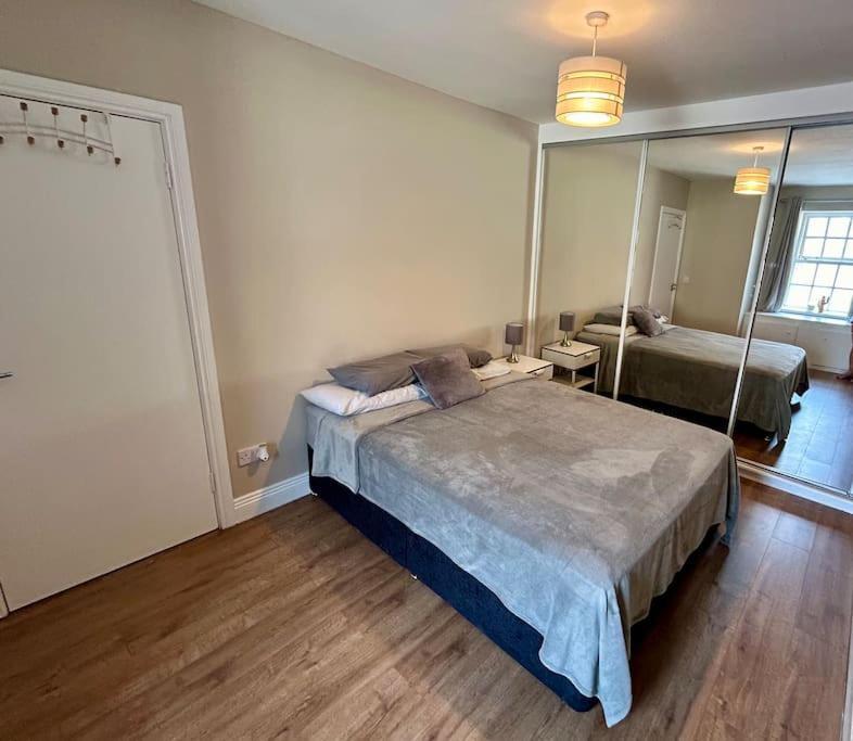 Spacious In Temple Bar Apartment