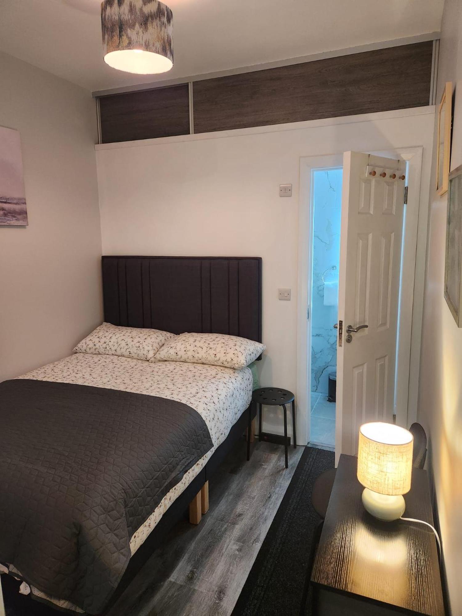 Deluxe Twin Or King Bed Near Airport & Apartment *