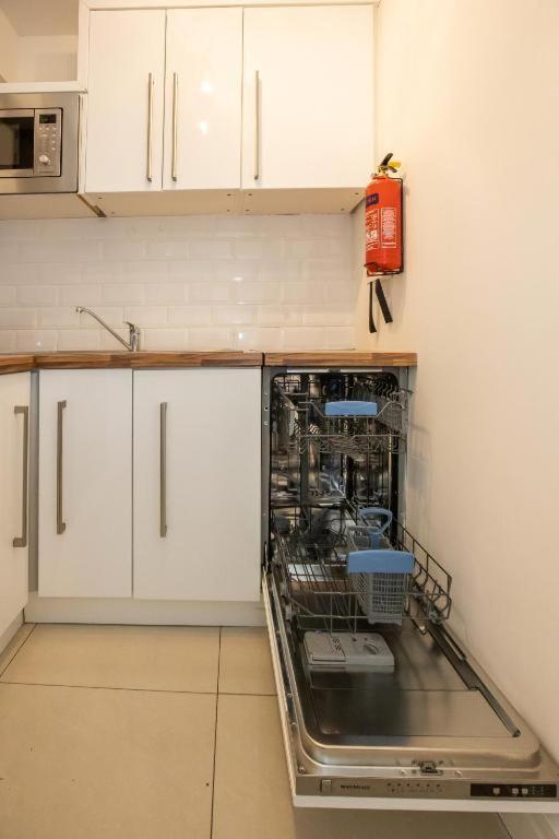 Grafton Street District Apartment *