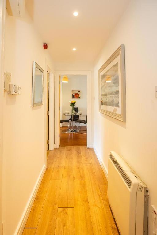 Grafton Street District Apartment *