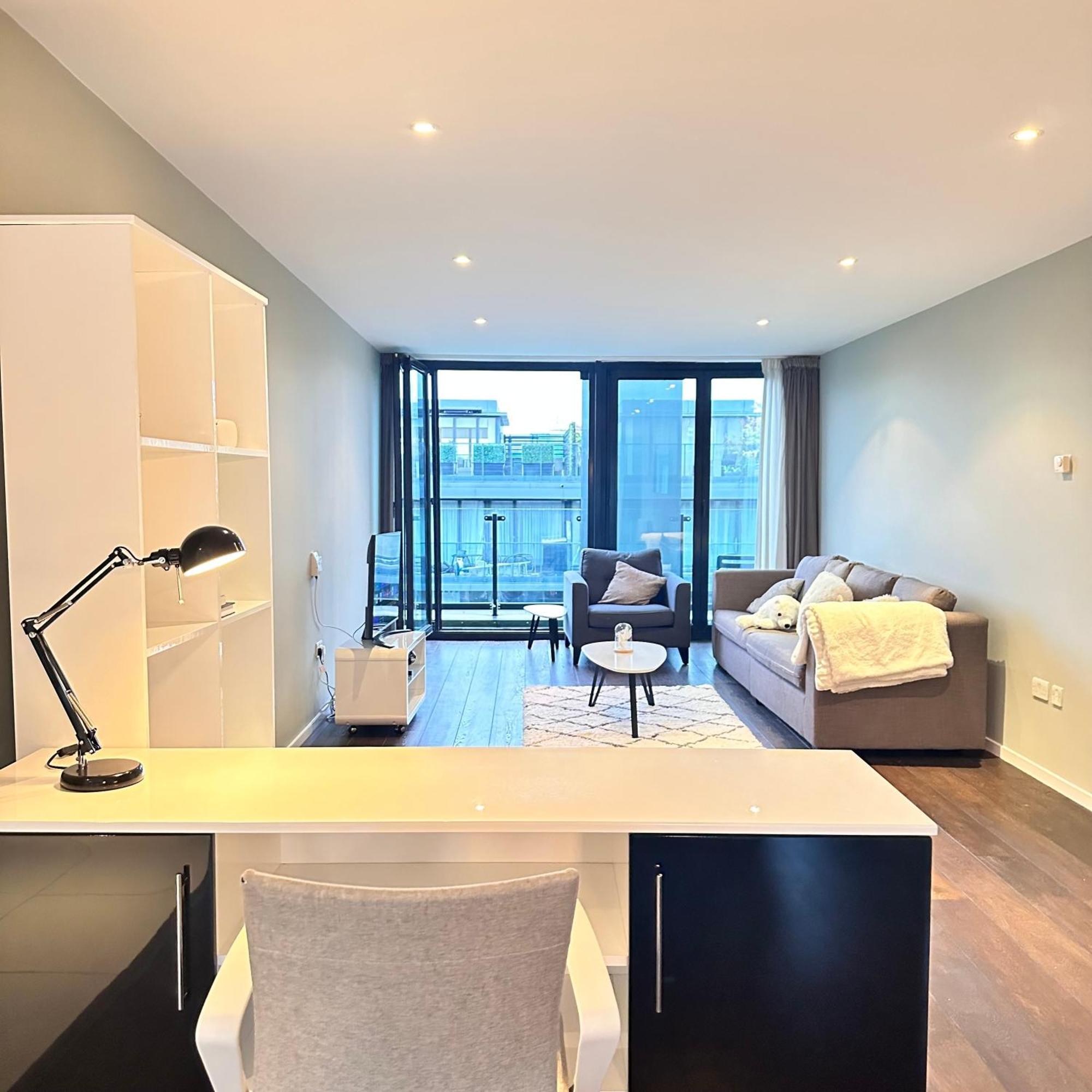Apartment Urban Oasis *