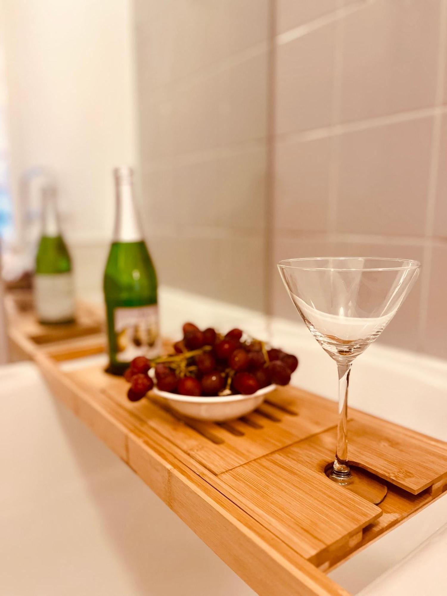 Exclusive King-size Bed Comfort With Serene Garden View * Dublin