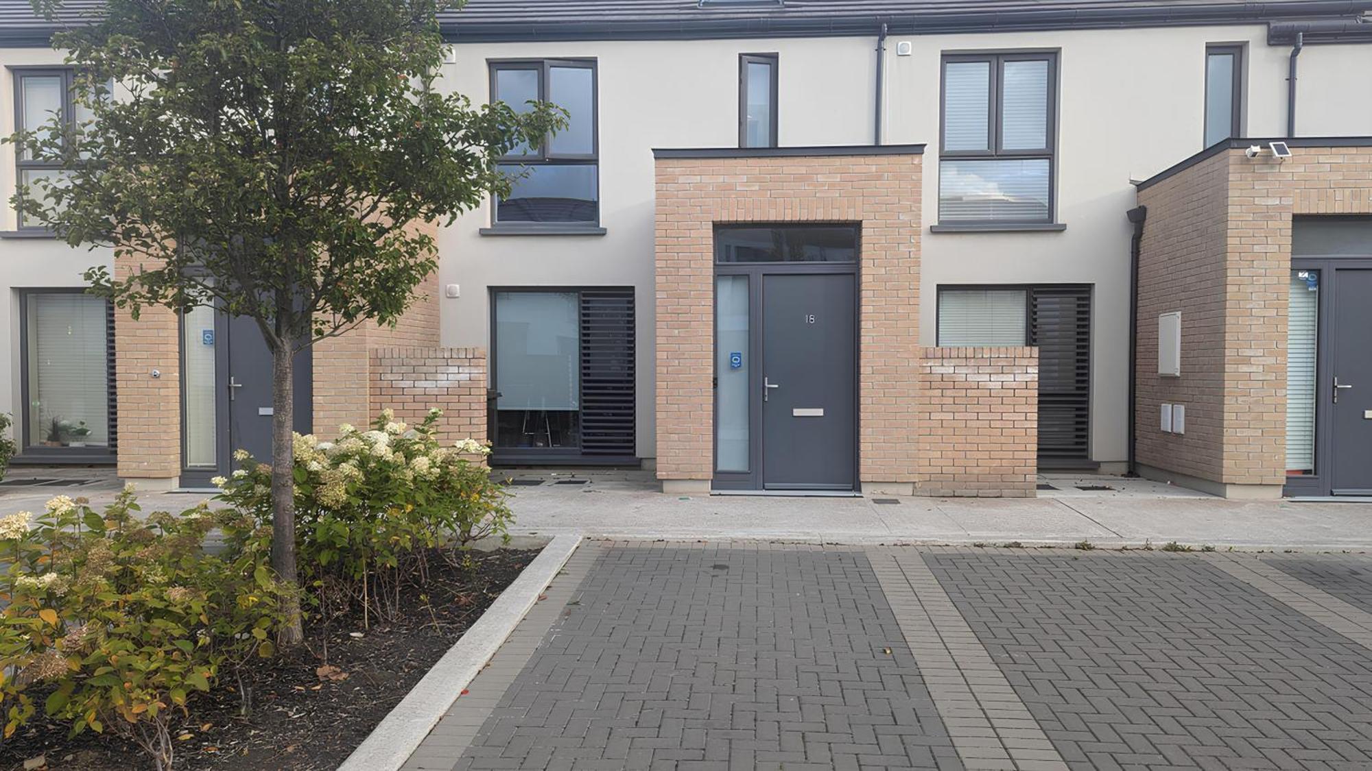 New House, Private In A Peaceful Neighborhood Accommodatie bij particulieren *