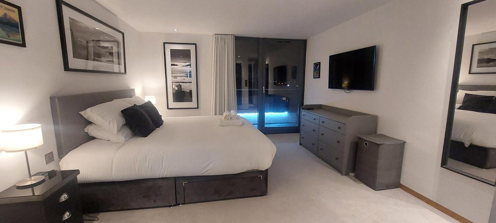Dockland Penthouse With Aviva & Waterfront Views *