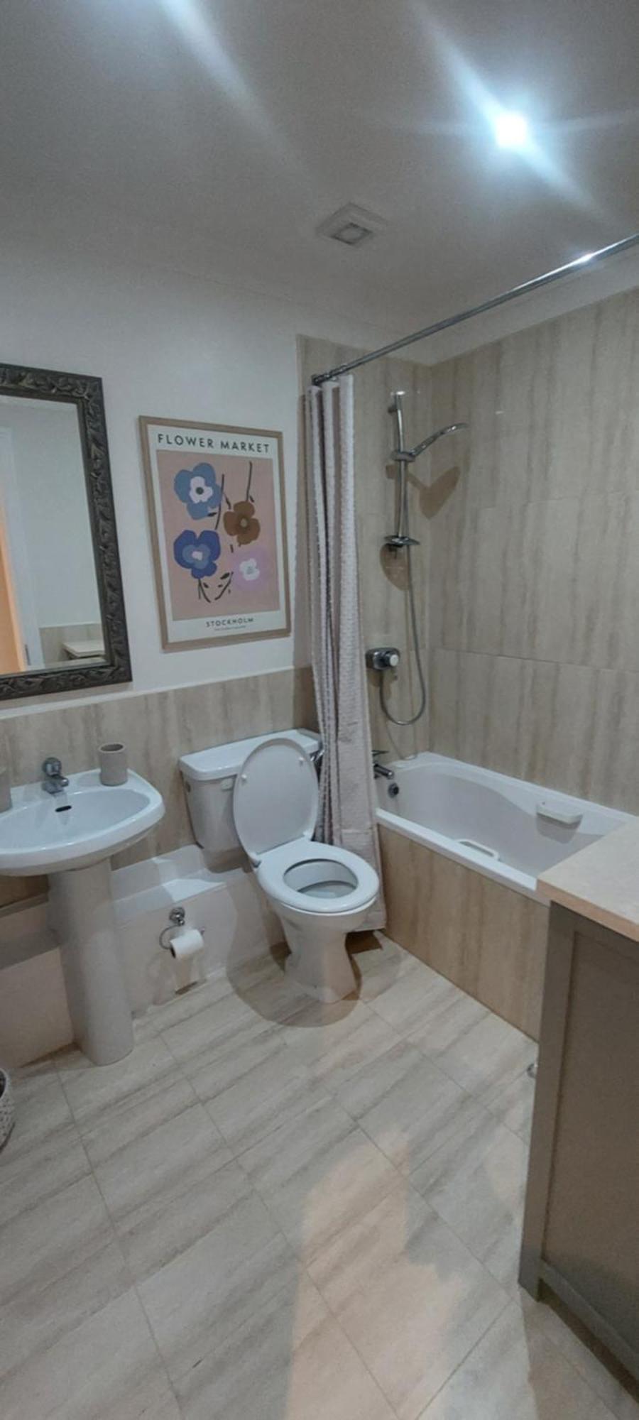 Apartment Tastefully Refurbed 2bed - 3 Mins To Trinity & Docks Dublin