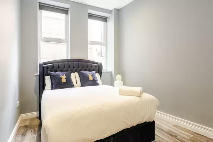 Location! Modern In Heart Of City! Apartment *