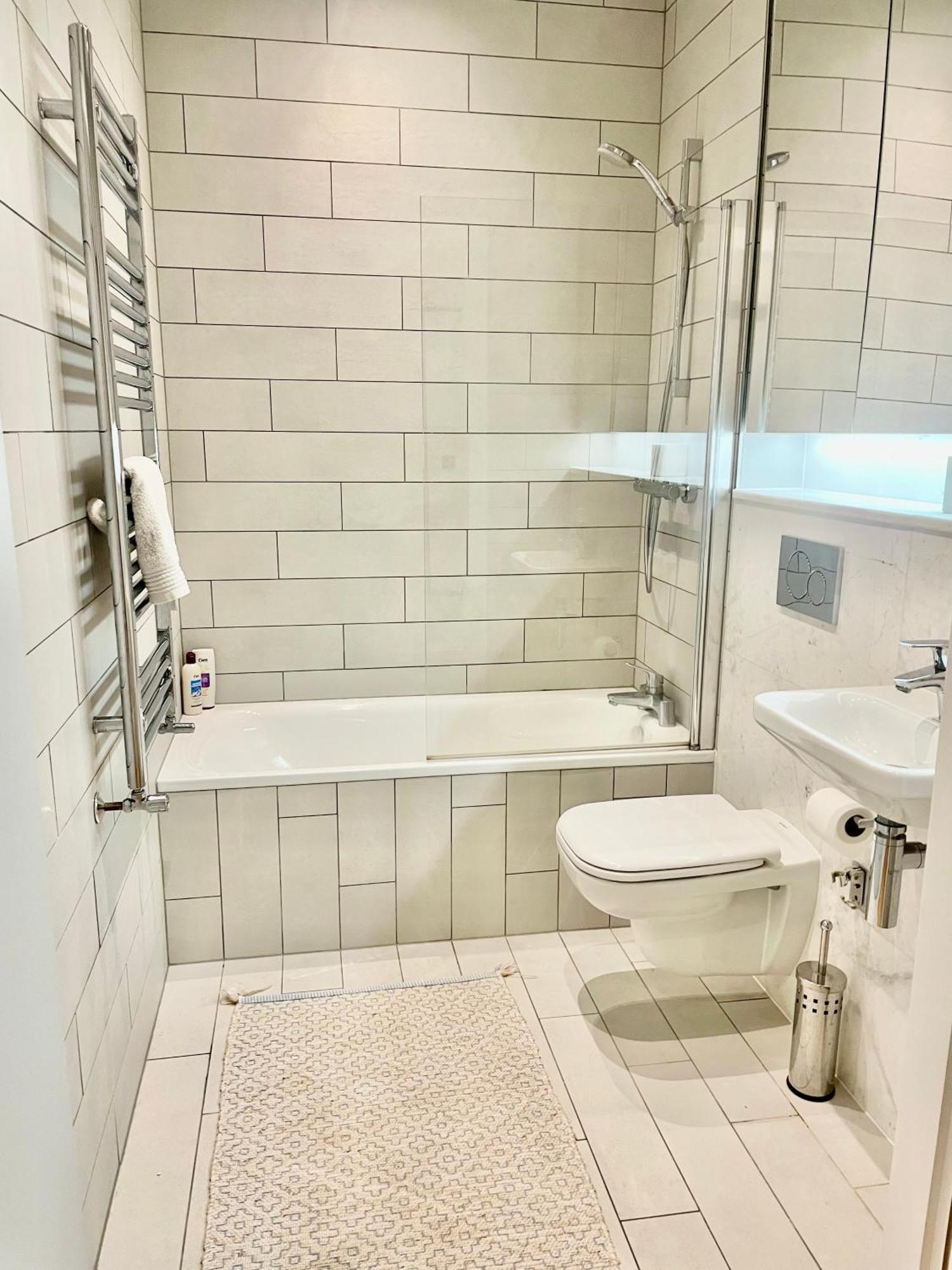 Apartment Mordern Apartment In Dublin City Centre *