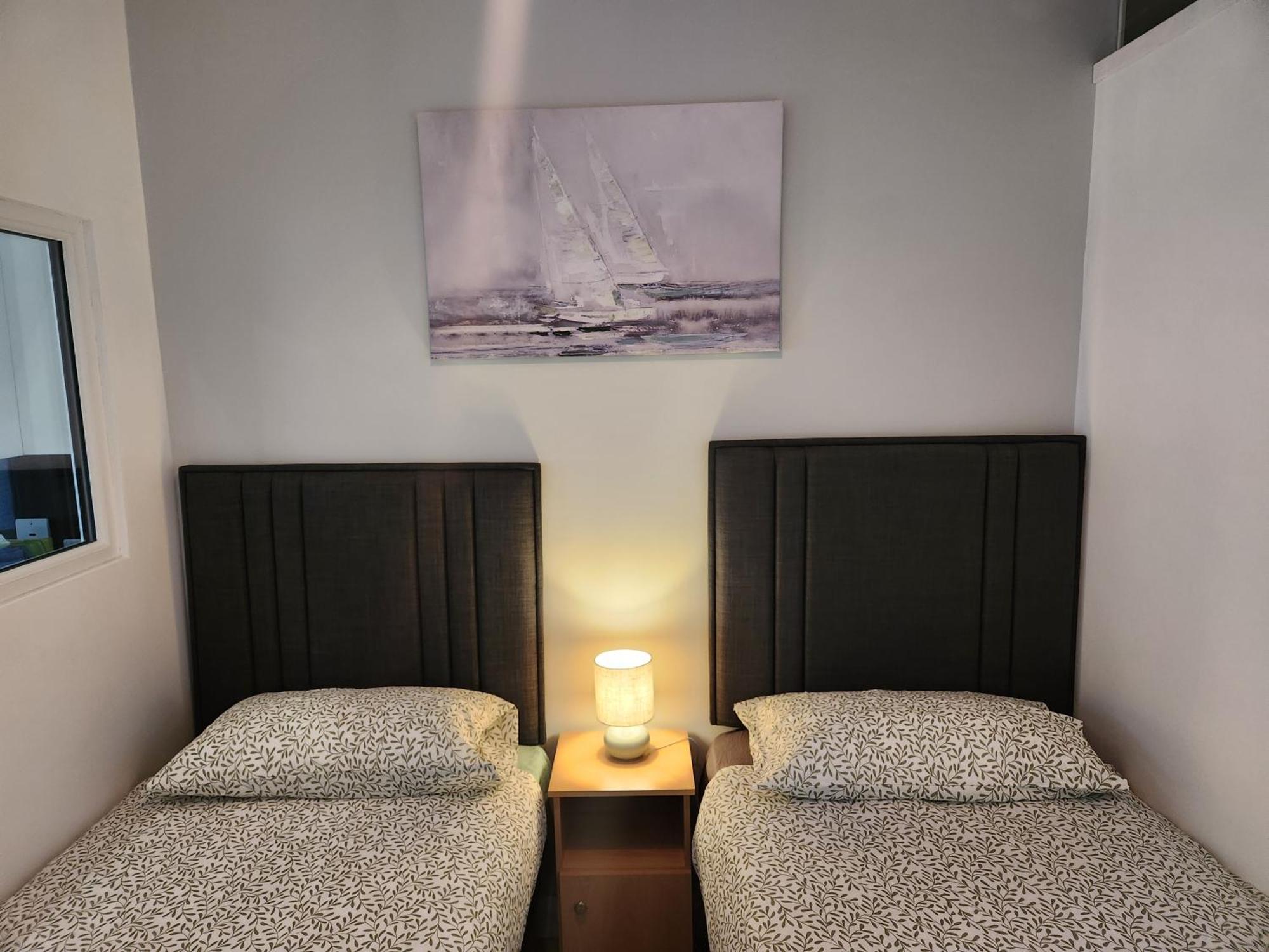 Deluxe Twin Or King Bed Near Airport & *