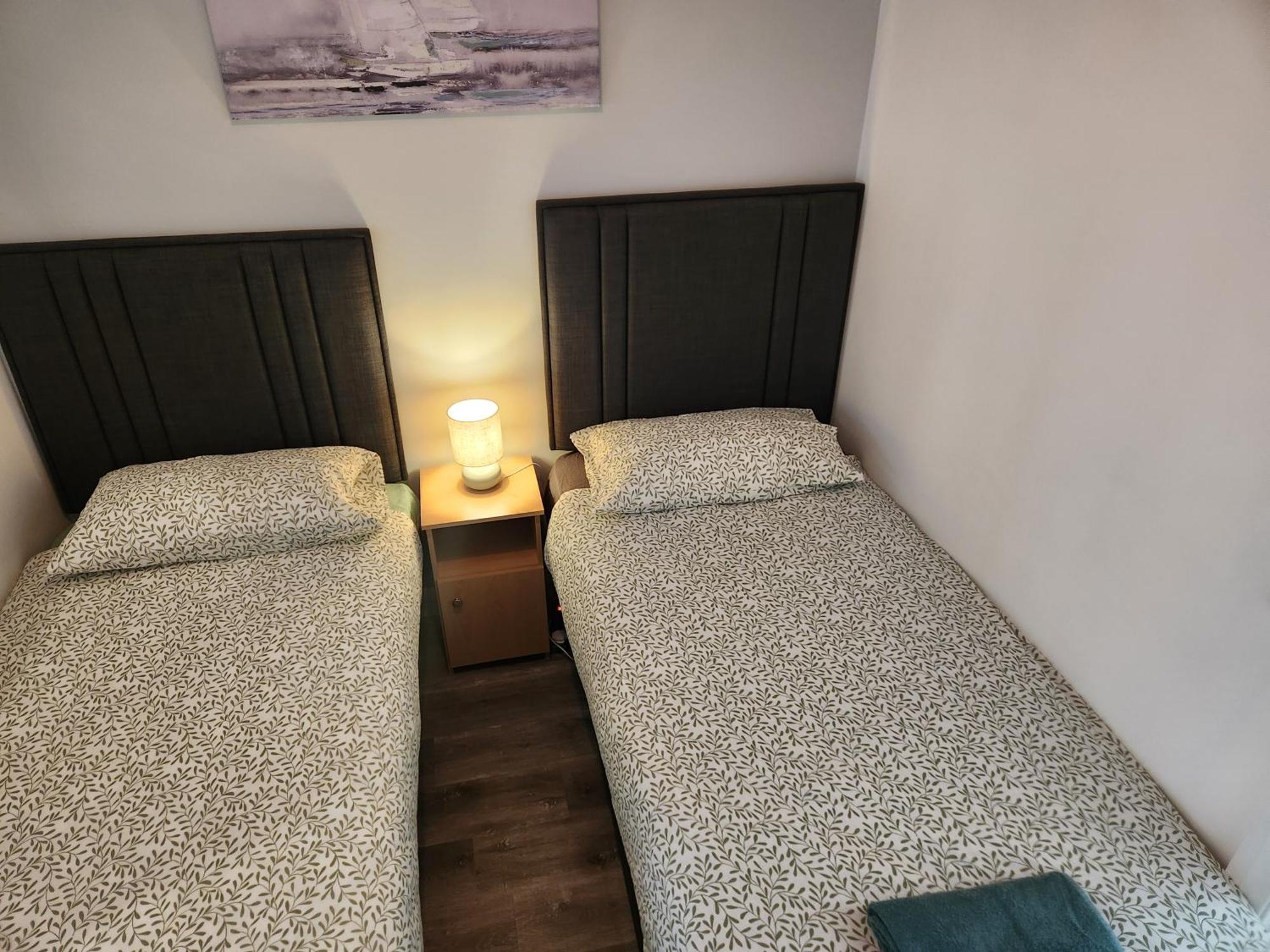 Deluxe Twin Or King Bed Near Airport & *