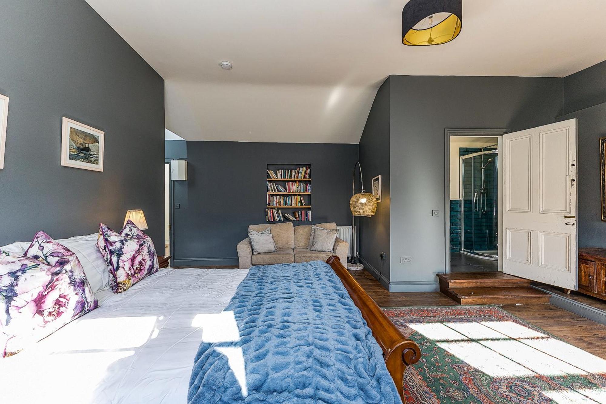 Connaught Apartment, 7 Henrietta Street, Centre * Dublin