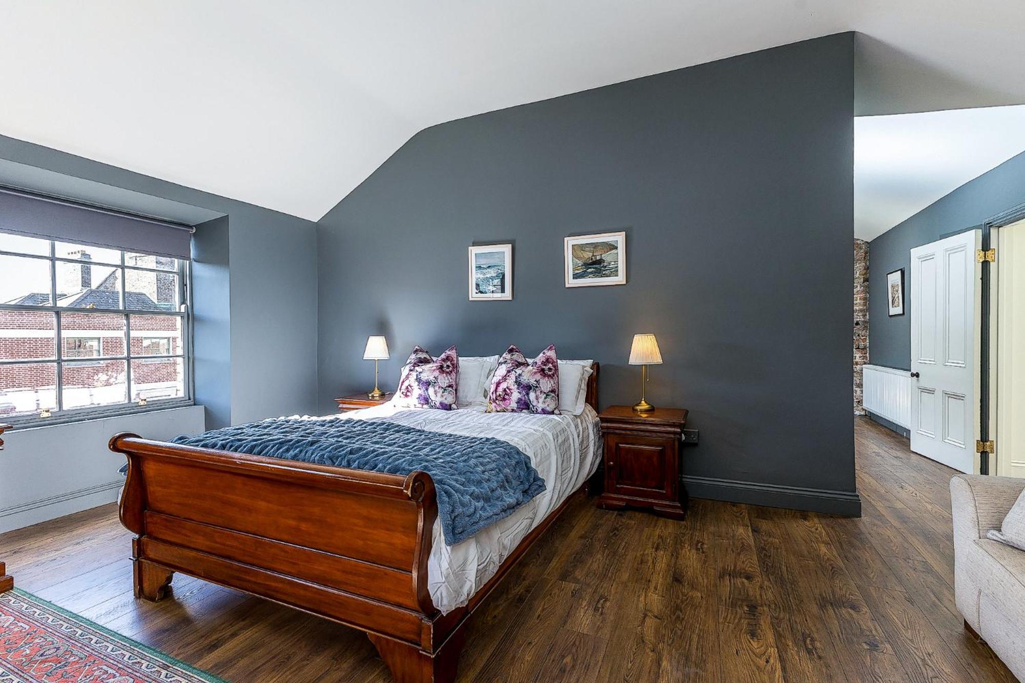 Connaught Apartment, 7 Henrietta Street, Centre Apartment